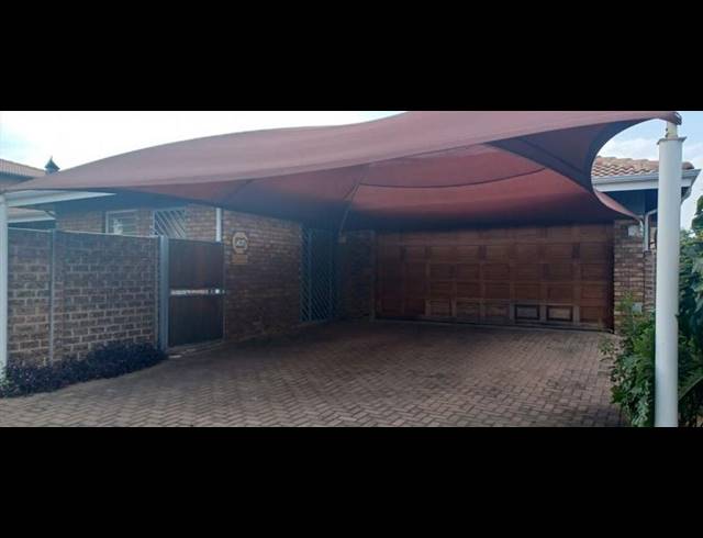 3 BEDROOM CLUSTER FOR SALE IN RAVENSWOOD